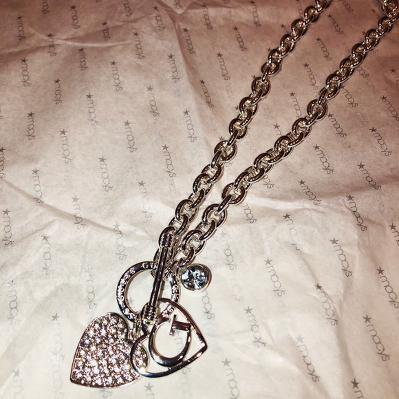 Guess Necklace and Earring set - Picture 5 of 6